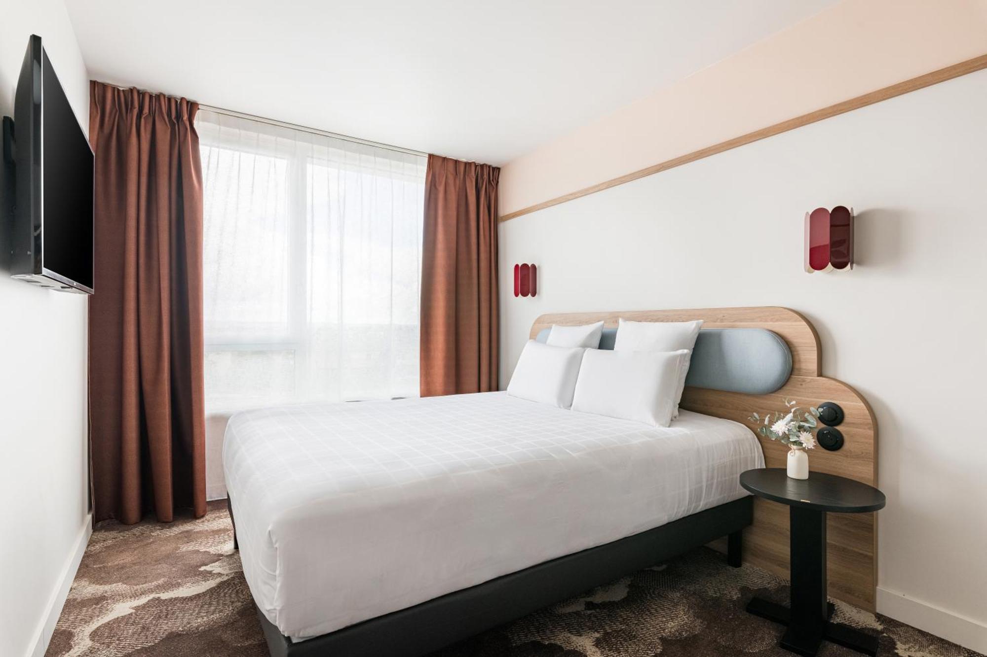 Superior Queen Room One Queen Bed One Sofa Bed