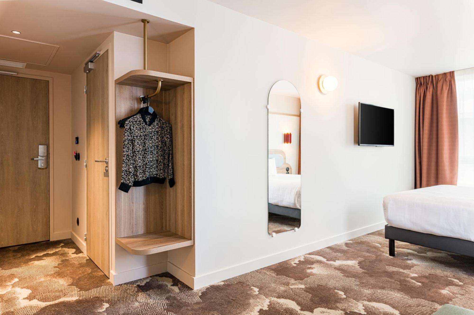 Superior Queen Room One Queen Bed One Sofa Bed