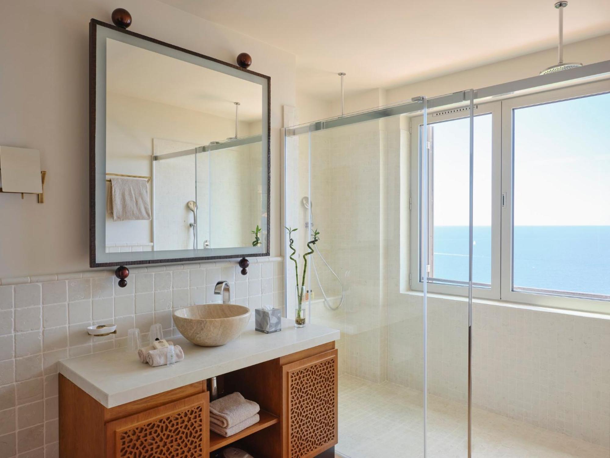 Yaktsa Rooftop Suite with Sea View