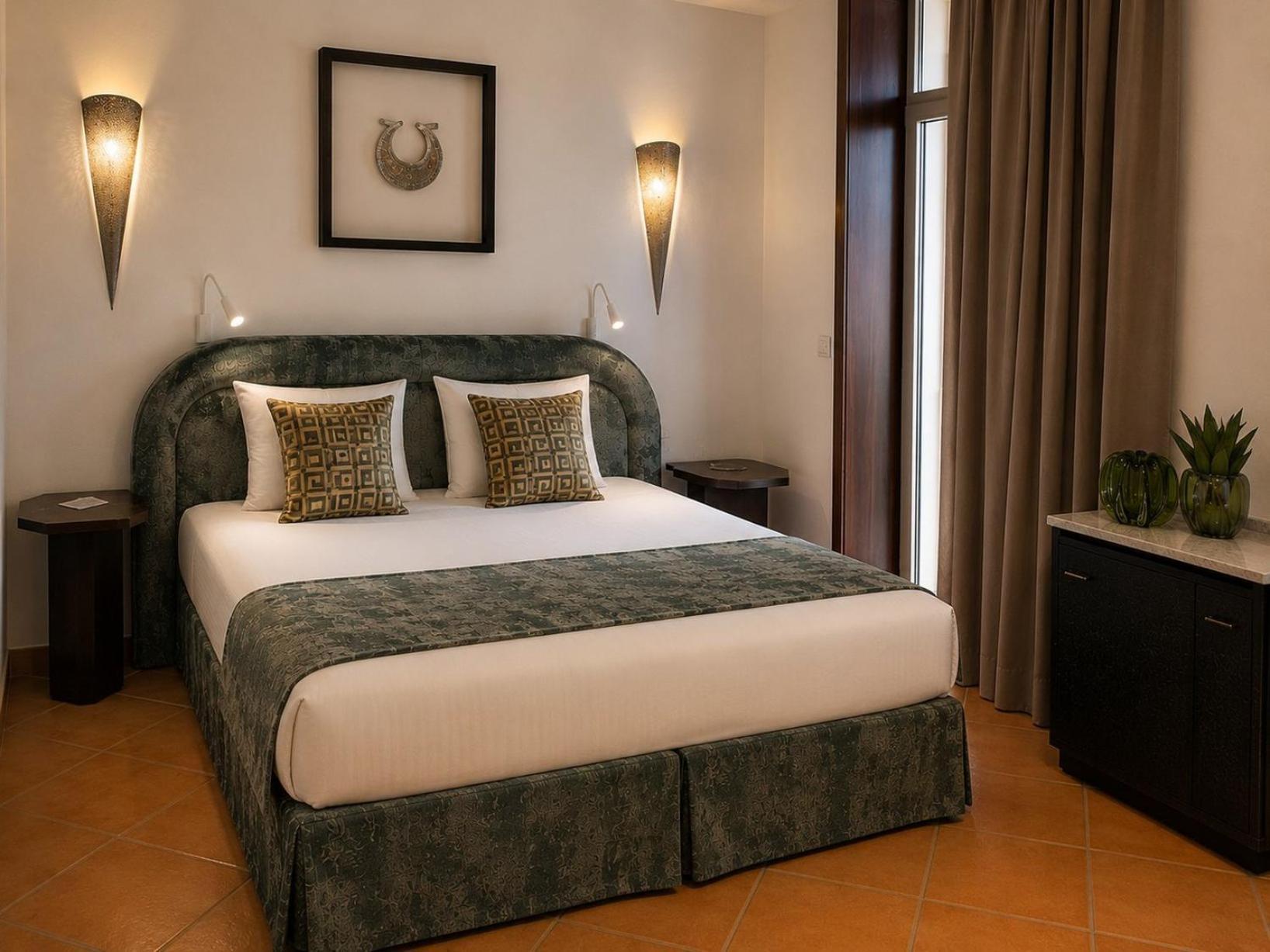 Yaktsa Standard Room with Balcony and Garden View