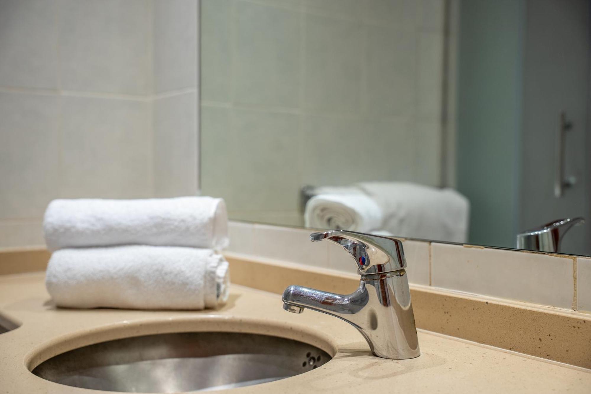 Triple Room Shower