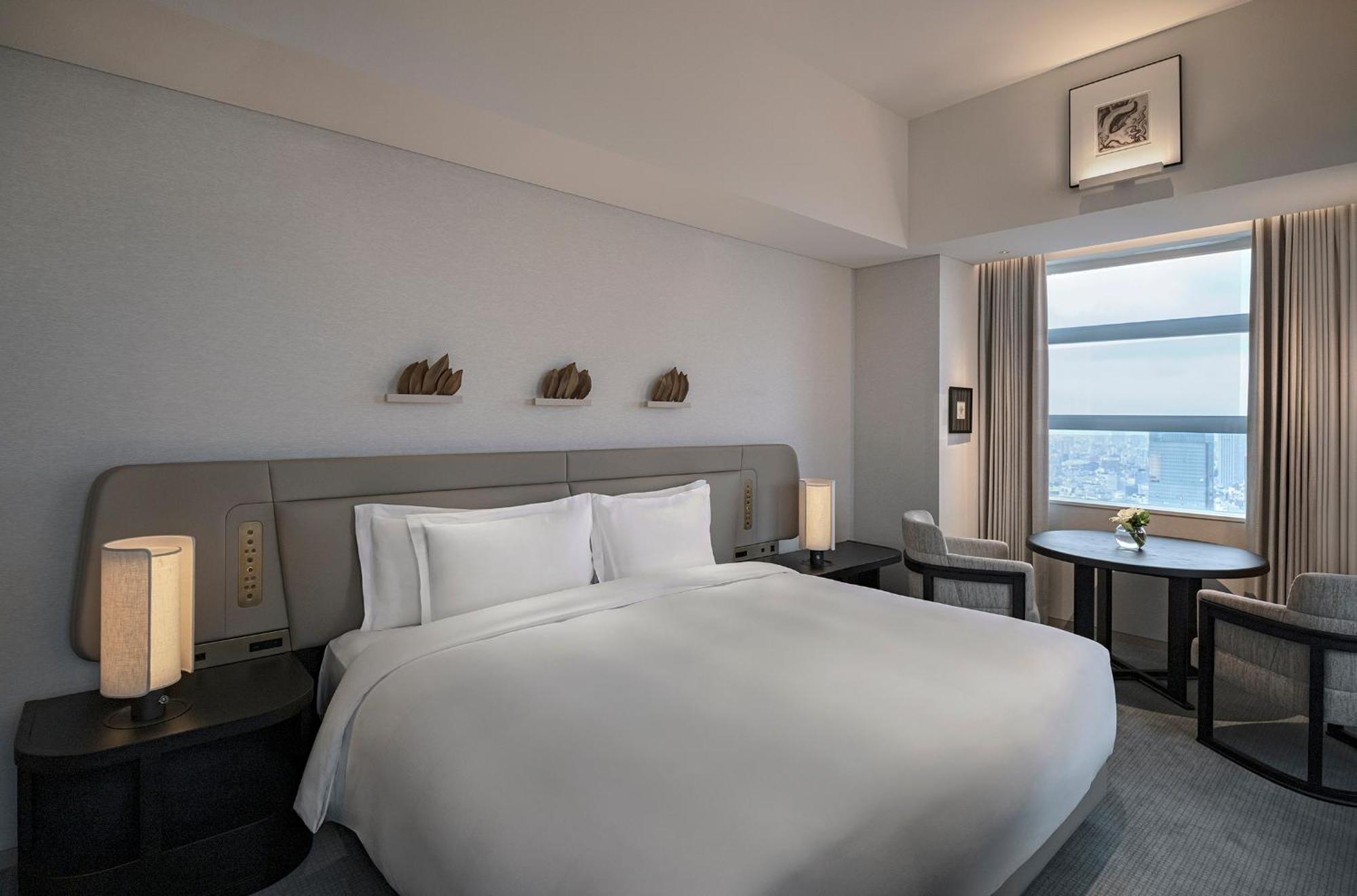 Premium Corner King Room