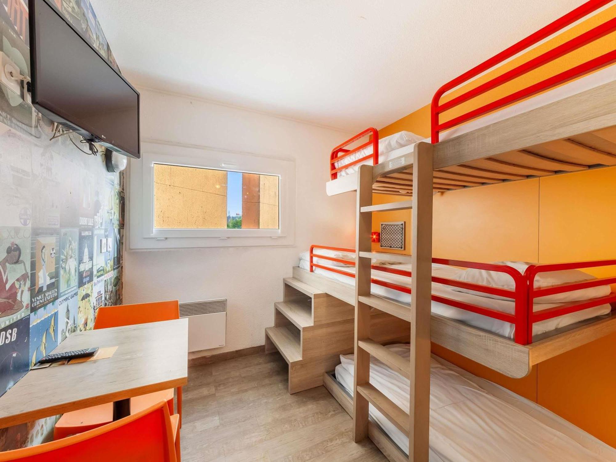 Cabrio Triple Room Private Bathroom