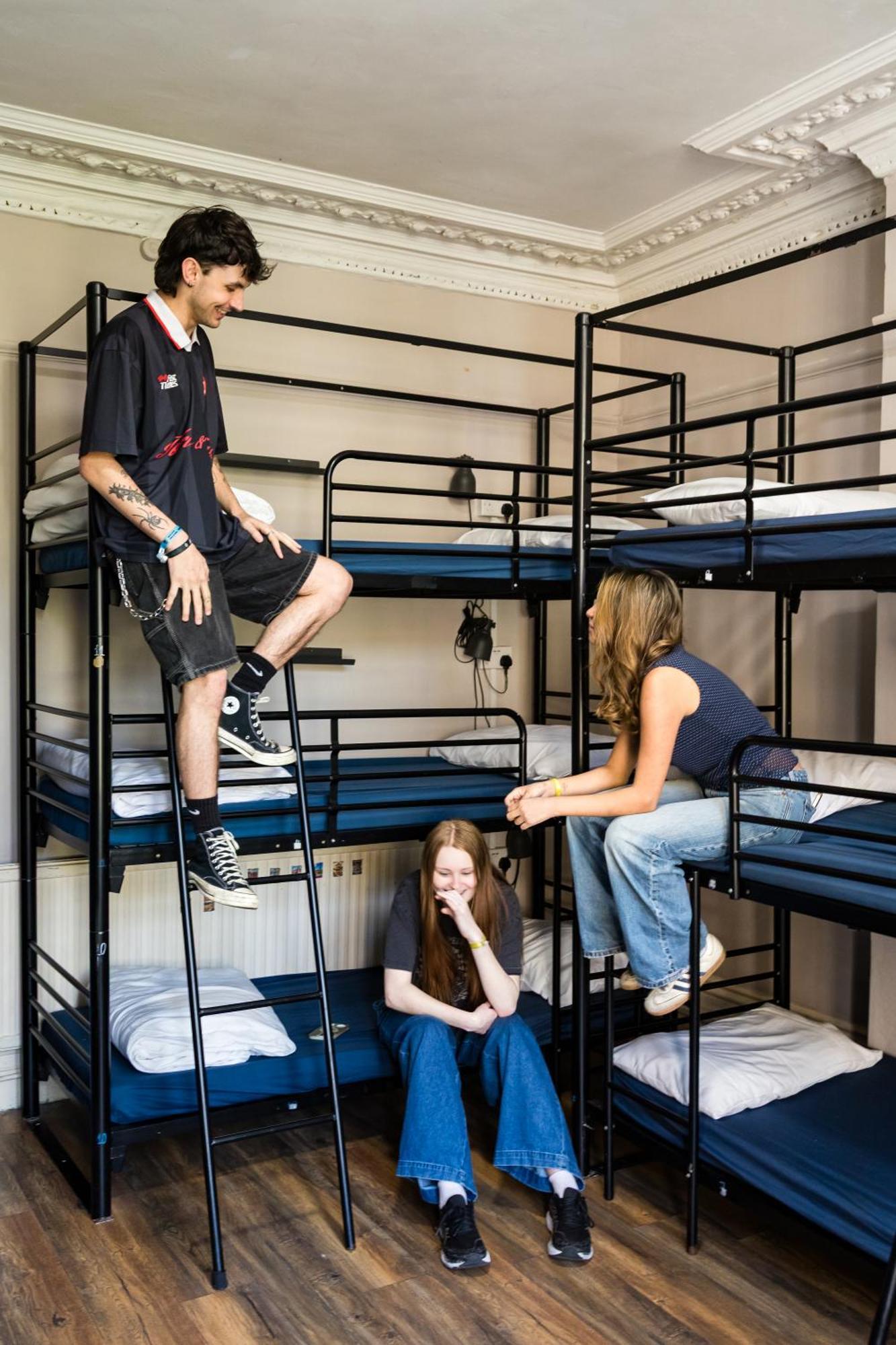 Bed 9-Bed Mixed Dormitory Room