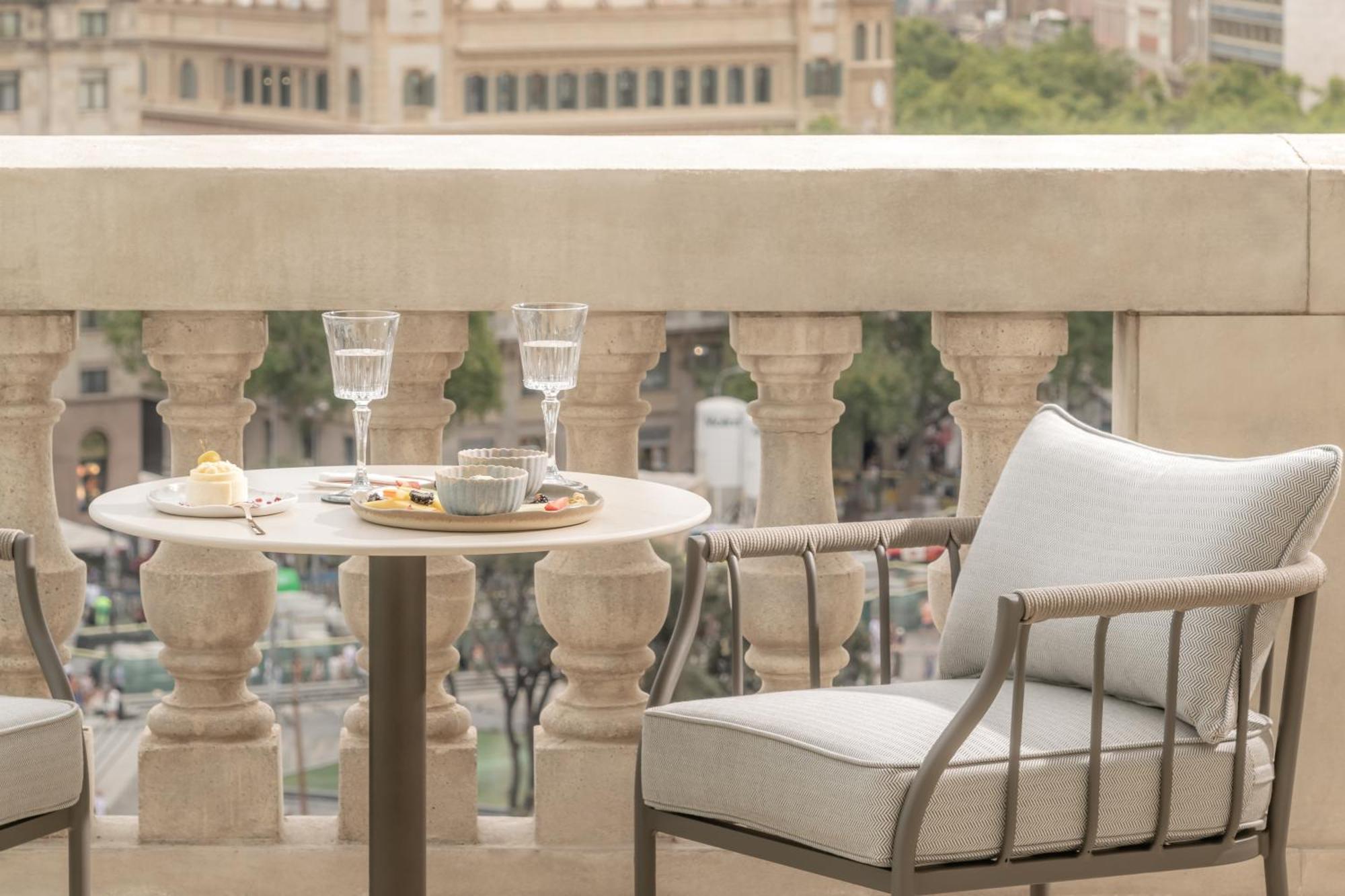 Deluxe Room Terrace City View