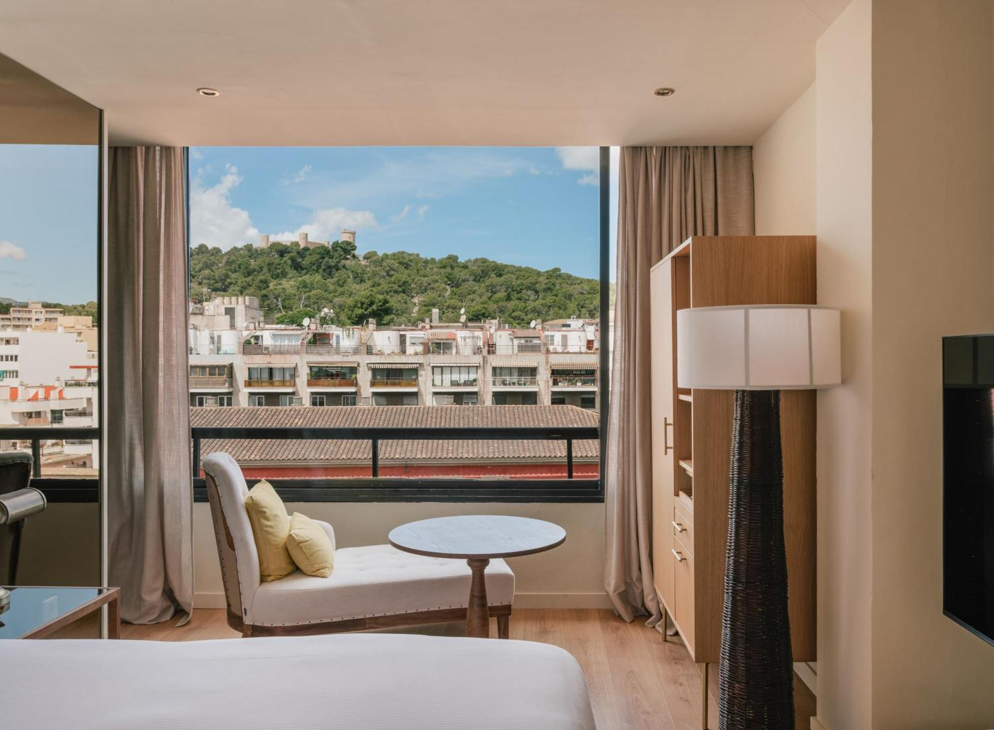 Deluxe Room Bellver Castle View