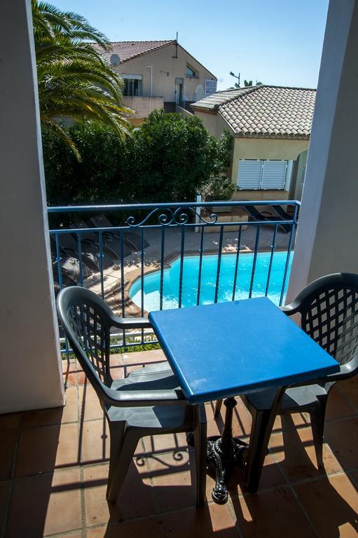 Studio (2 Adults) With Unfurnished Juliet Balcony or Terrace