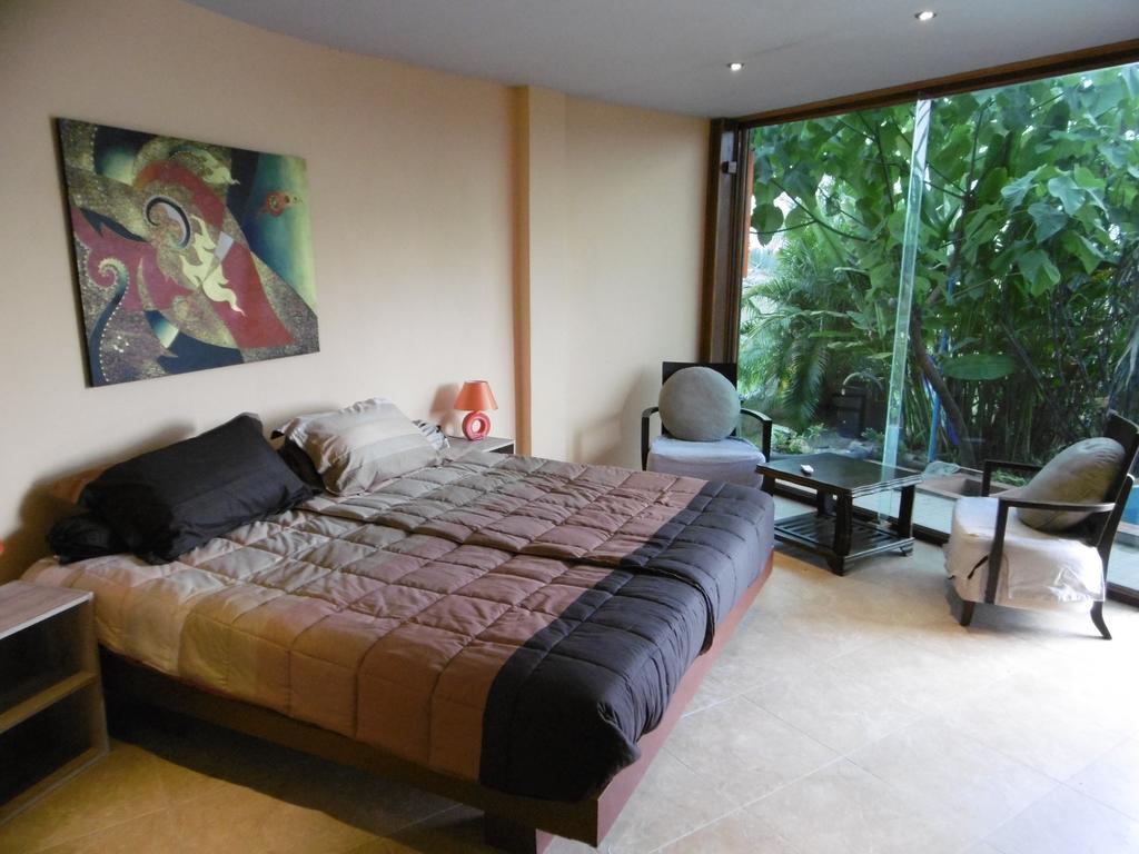 Chambre Double - Vue sur Piscine