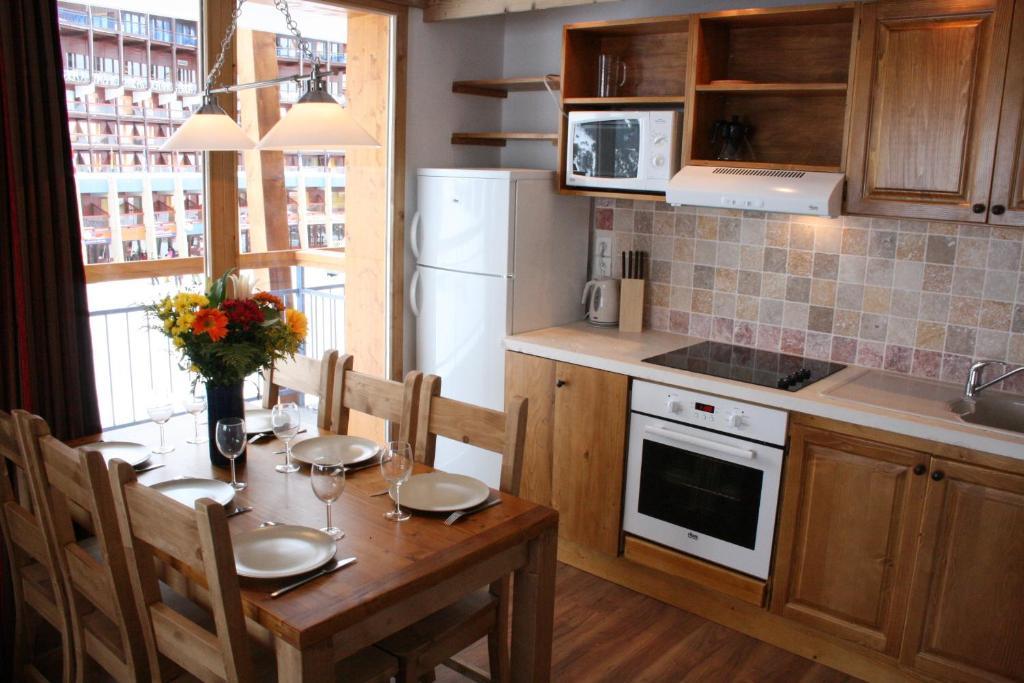 One-Bedroom Apartment with Cabin Comfort (4-6 Persons),18640862:JPEG