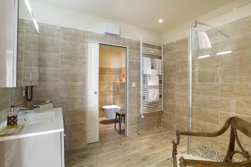 Chambre Double Signature
