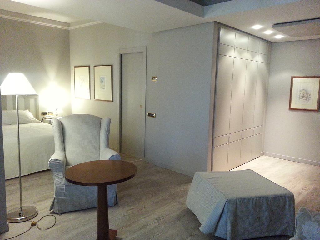 Family Room,214567283:JPEG