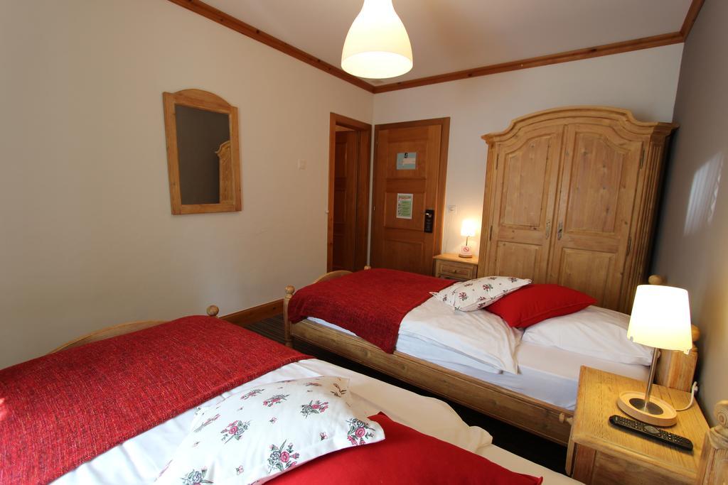 Single Room,1037423851:JPEG