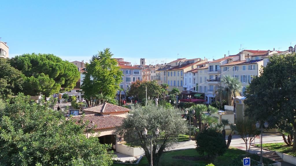 Superior Double Room with Balcony,749417417:JPEG