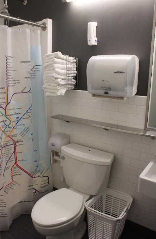 Chambre Lit Queen-Size Privée avec Salle de Bains Privative