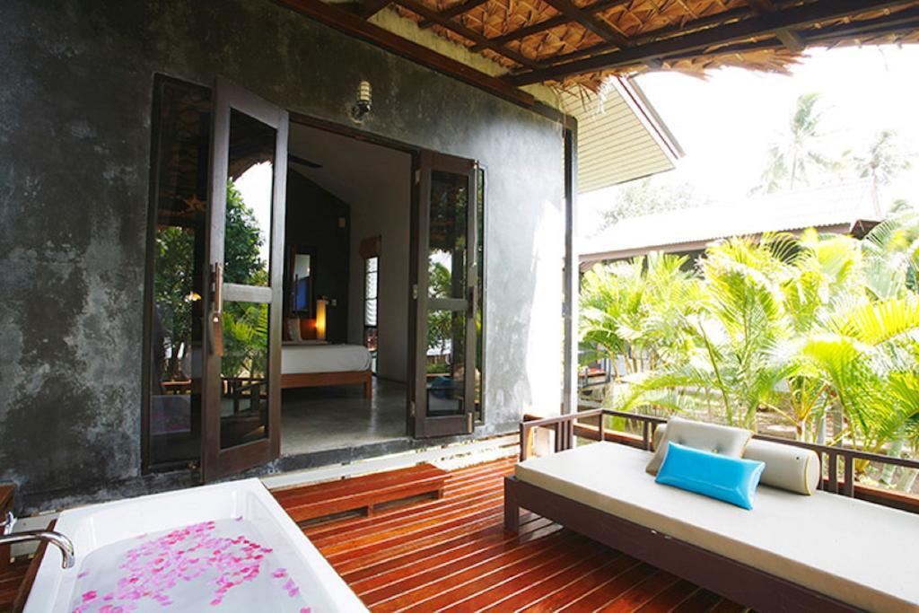 Ocean Front Bungalow,886288375:JPEG