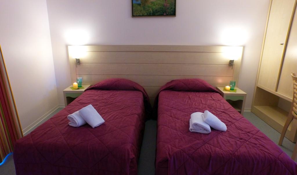 Double Room,403698303:JPEG