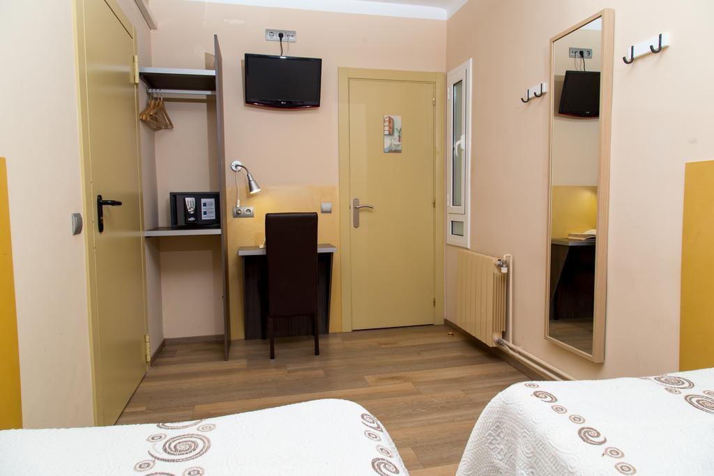 Chambre Double ou Lits Jumeaux avec Salle de Bains Privative