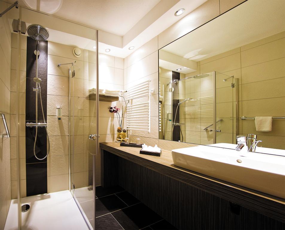 Chambre Double Confort avec Canapé-Lit et Balcon