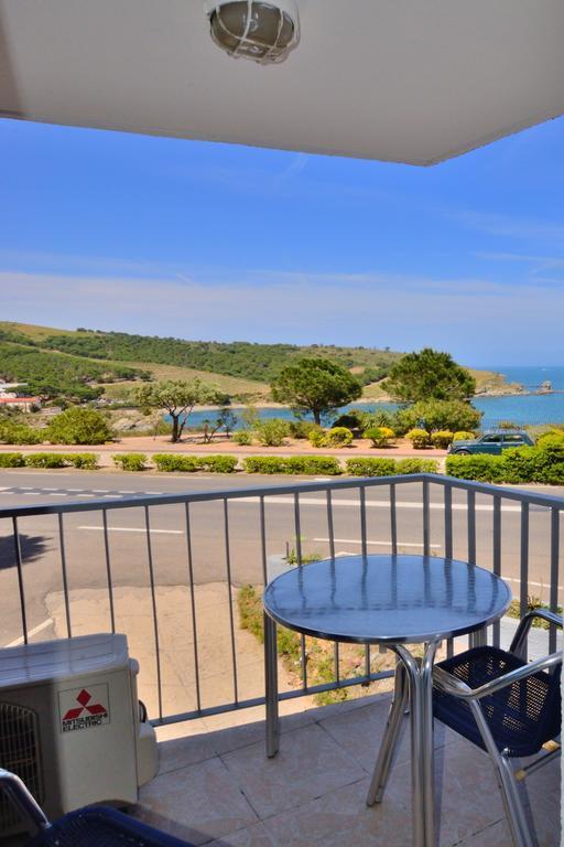 One-Bedroom Apartment Sea Side,267366841:JPEG