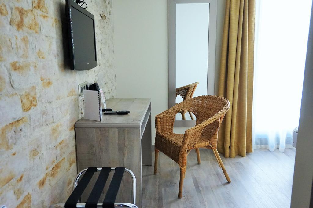 Small Double Room,709981273:JPEG