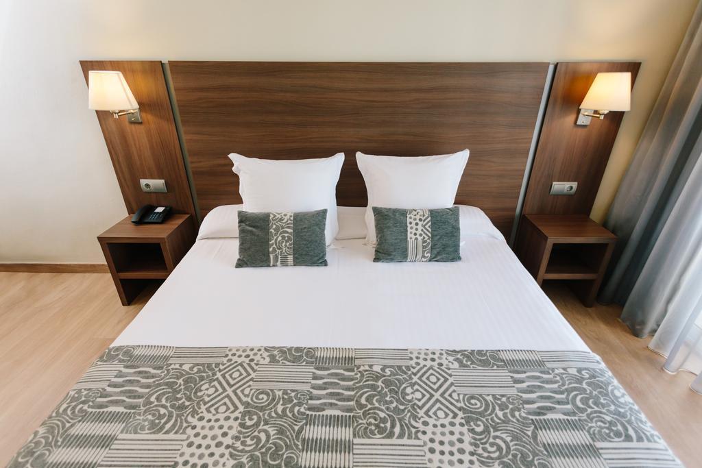 Chambre Double ou Lits Jumeaux Standard (2 Adultes)