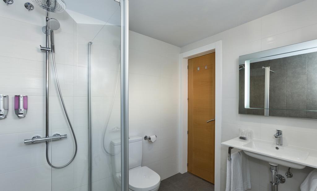 Chambre Double avec Lit d'Appoint (3 Adultes)
