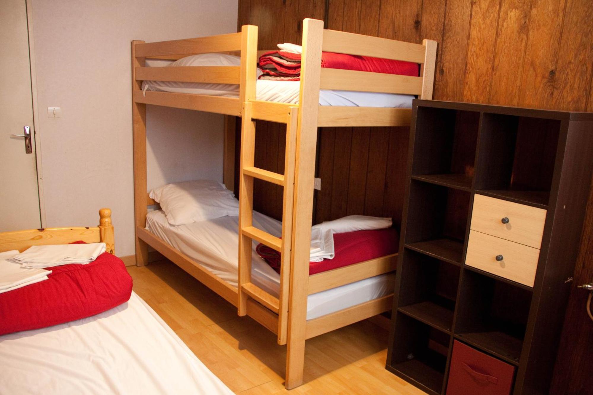 Triple Room with Shared Bathroom,408979245:JPEG