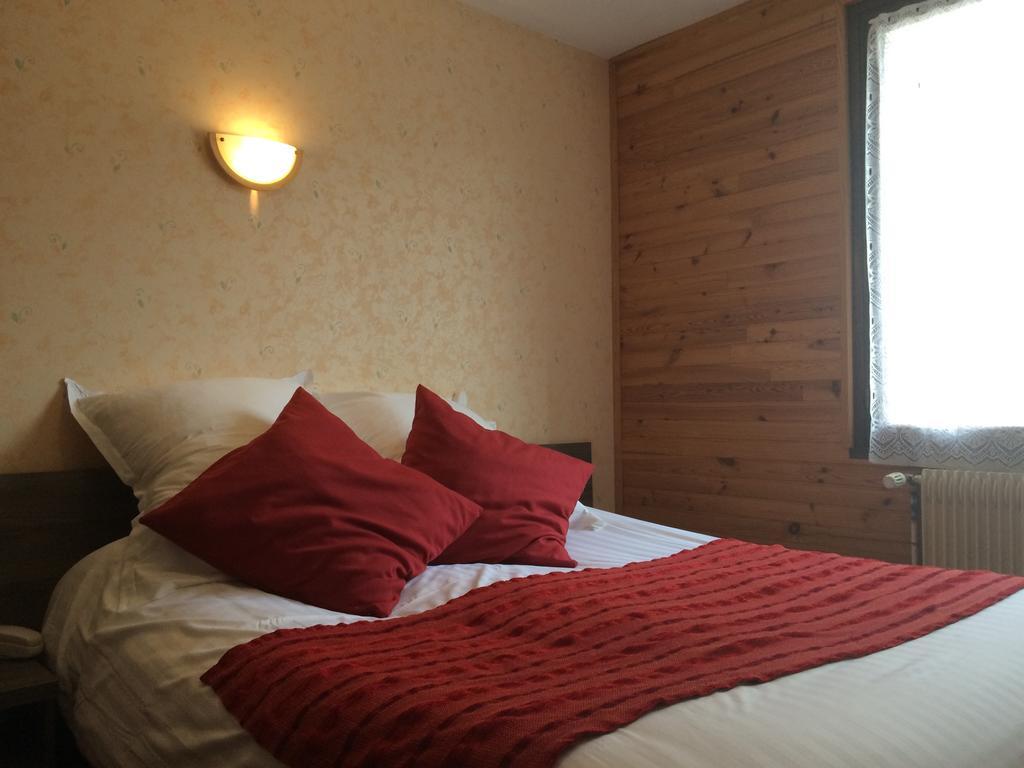 Chambre Double Standard ou Mansardée (2 Adultes)