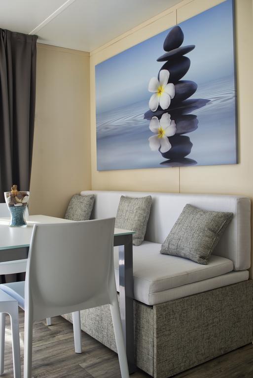 Bungalow de Luxe avec Cuisine et Terrasse