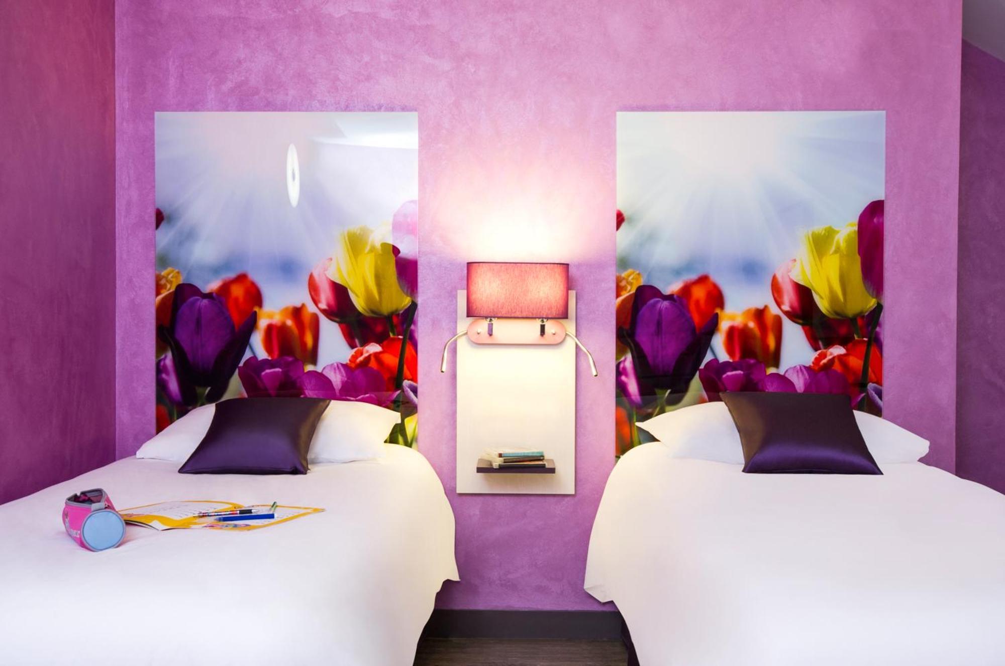 Standard Family Suite One Double Bed Twin Beds