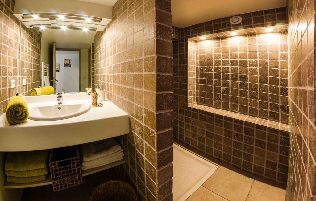 Two-Bedroom Duplex Apartment,324919276:JPEG