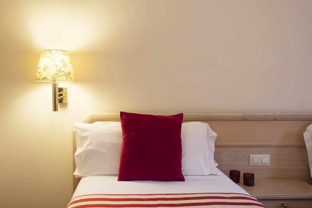 Quadruple Room (2 Adults + 2 Children),1207904530:JPEG