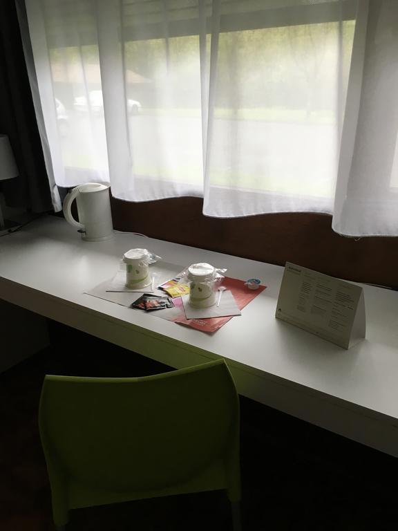 Triple Room 2 Single Beds 1 Junior Bed,719478376:JPEG