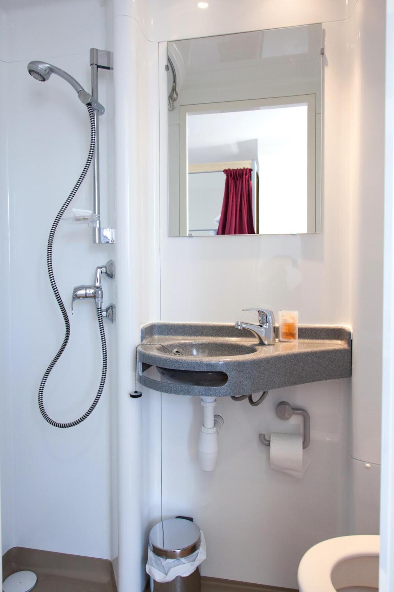 Lit dans Dortoir de 4 Lits avec Salle de Bains Privative
