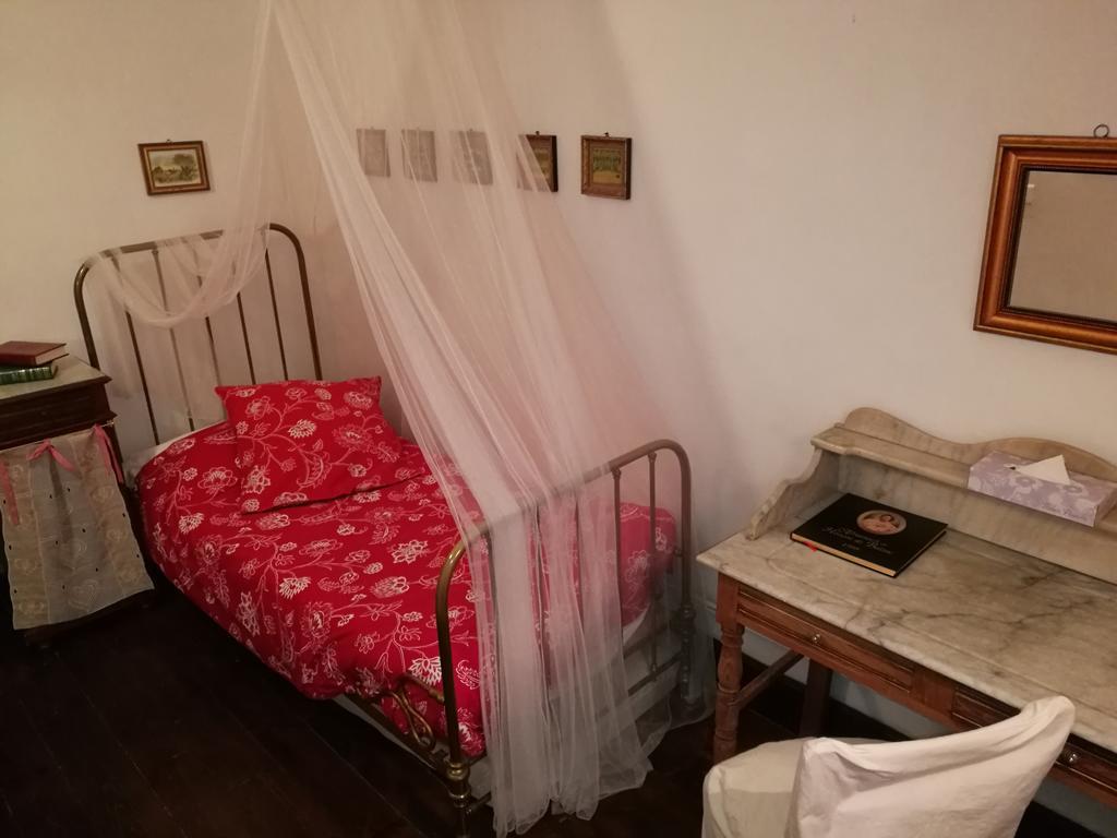 Traditional Suite - Triple,378077824:JPEG