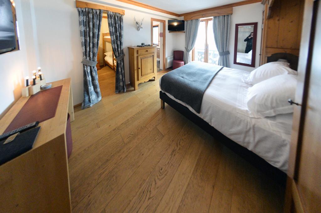 Chambre Quadruple (2 Adultes + 2 Enfants)