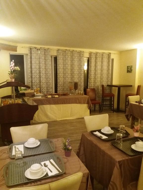 Small Double Room,394672254:JPEG