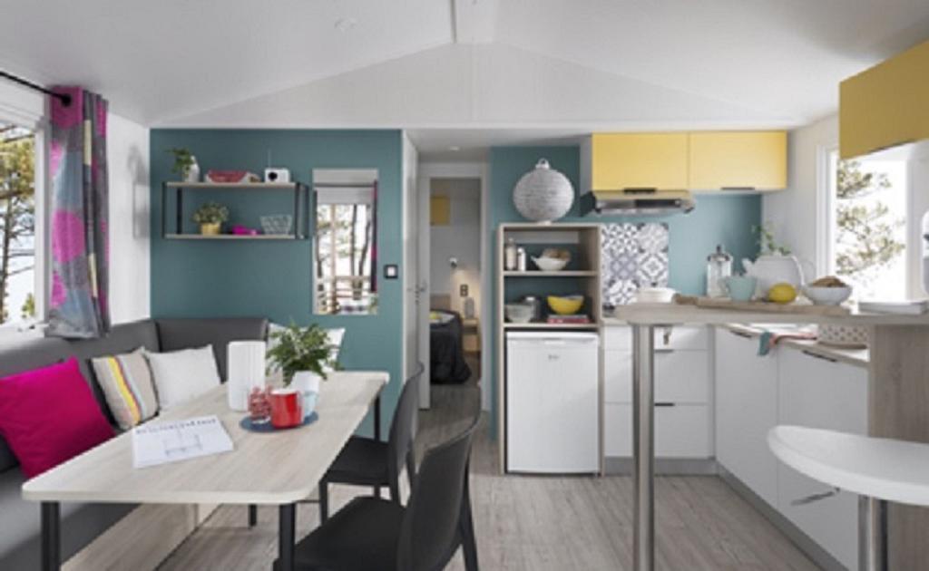 Très grand confort avec vue panoramique Cuisine américaine,395789730:JPEG