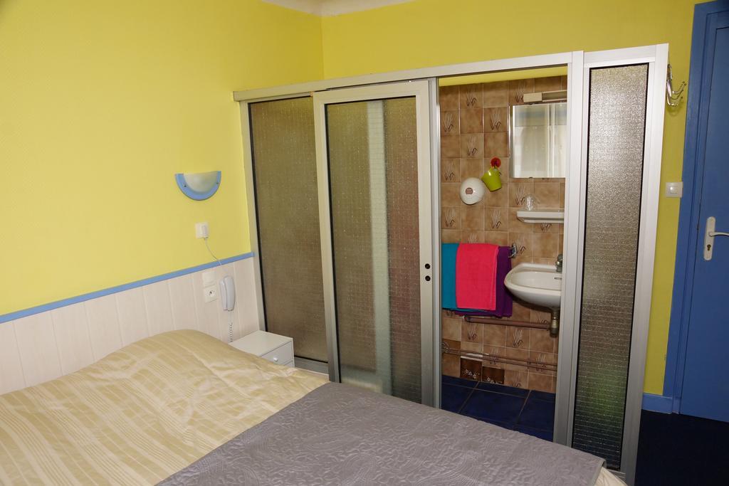 Chambre Double avec Toilettes Communes