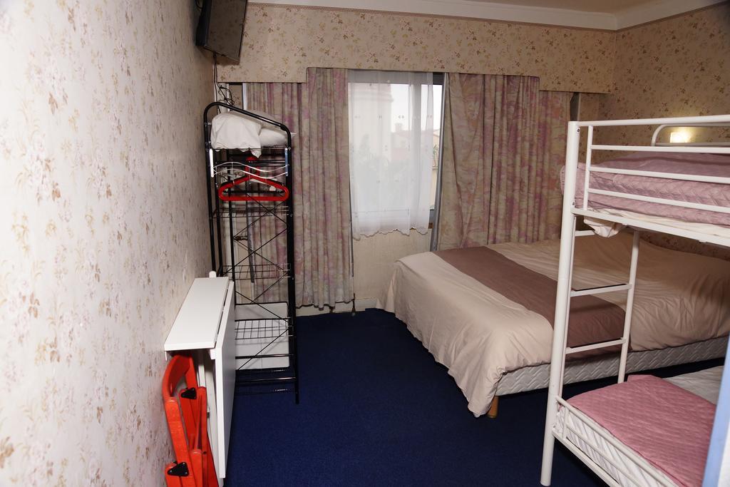 Chambre Familiale avec Salle de Bains Privative
