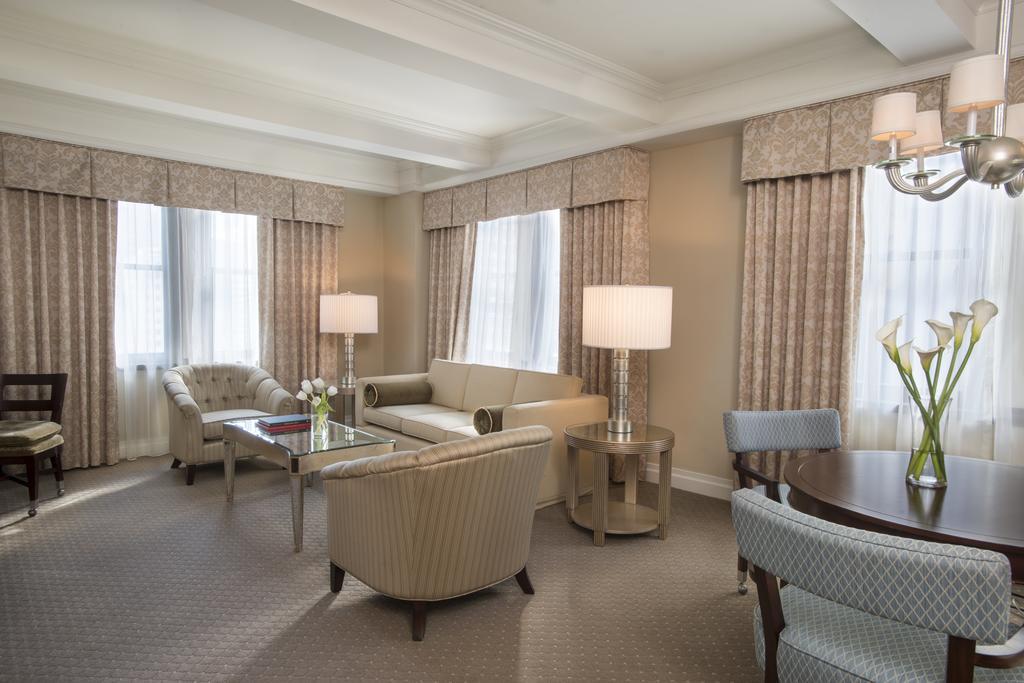 Suite 1 Chambre Lit King-Size - Côté Avenue