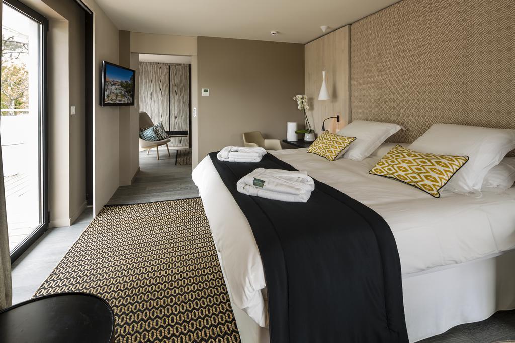 Executive Suite Spa Bath,1215171448:JPEG