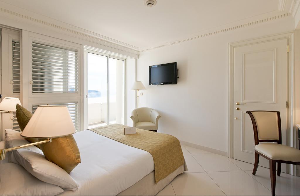 Chambre Double - Vue Partielle sur Mer.