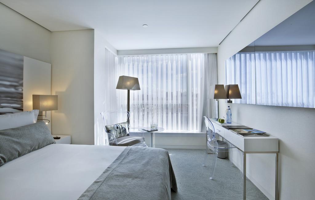 Deluxe Double or Twin Room City View