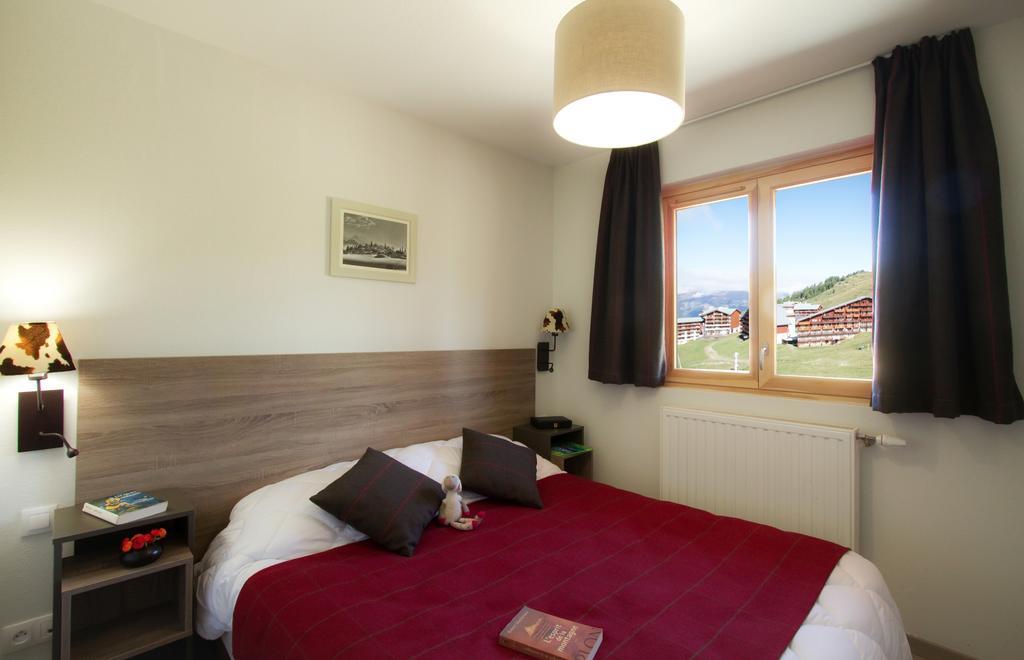 One-Bedroom Apartment,644966166:JPEG