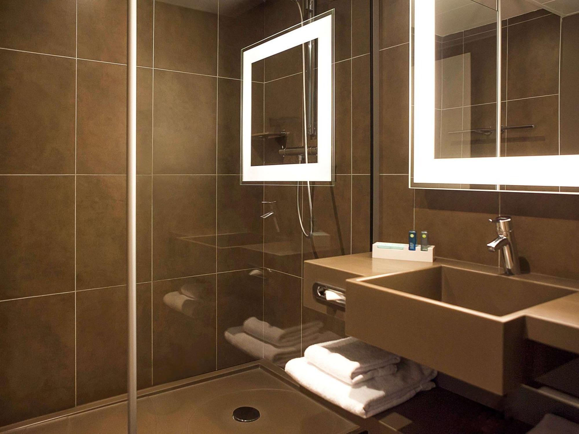 Executive Room with 1 Queen-Size Bed with Eiffel Tower View,1274002027:JPEG