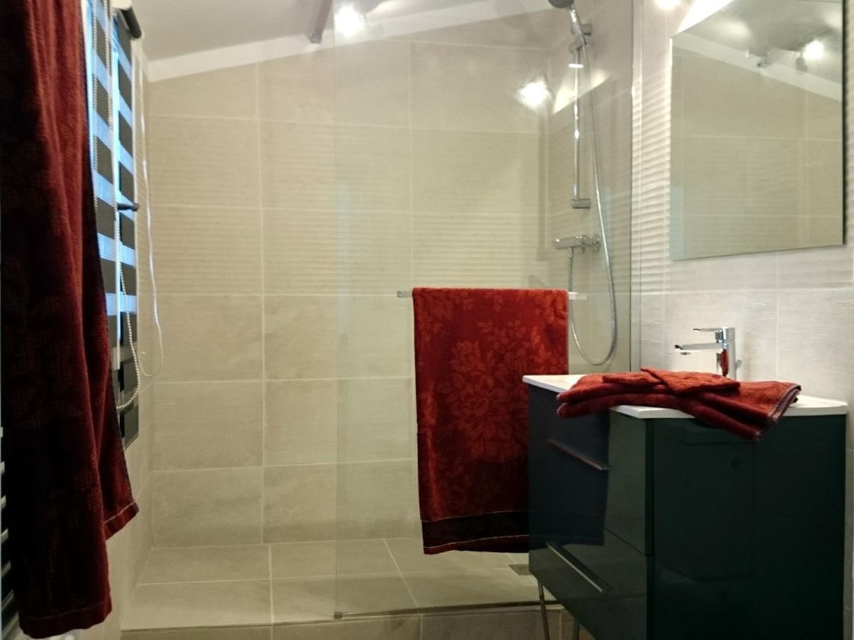 Double Room Garden View Private Bathroom