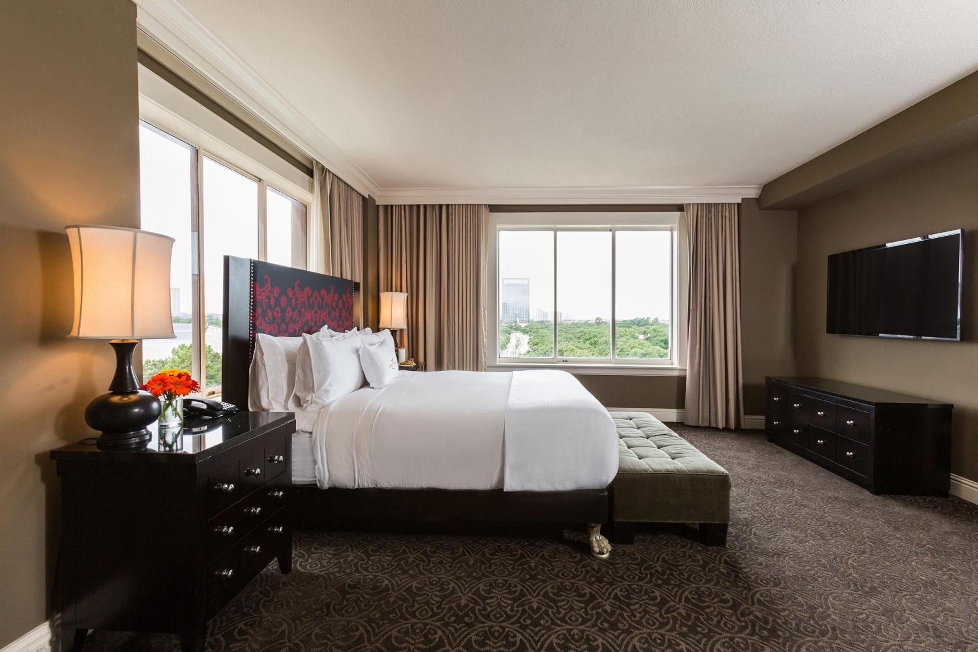 Junior Suite 1 King Bed