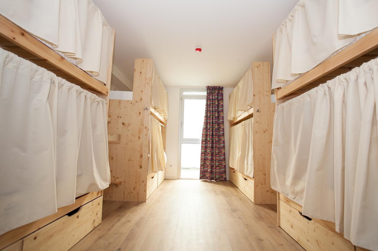 Bed 8-Bed Dormitory Room