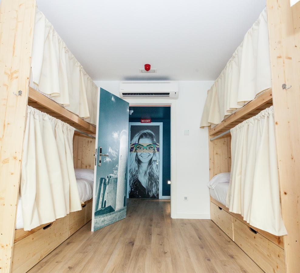Bed 8-Bed Dormitory Room